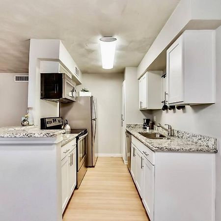 Dallas Boutique Flat + Arboretum Tickets Included 외부 사진
