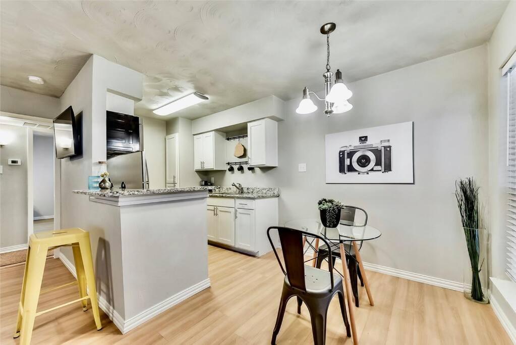 Dallas Boutique Flat + Arboretum Tickets Included 외부 사진