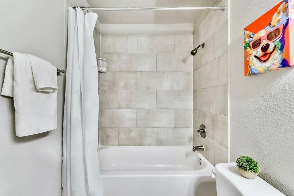 Dallas Boutique Flat + Arboretum Tickets Included 외부 사진
