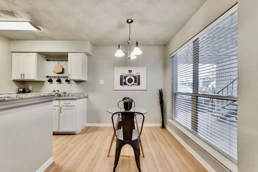 Dallas Boutique Flat + Arboretum Tickets Included 외부 사진