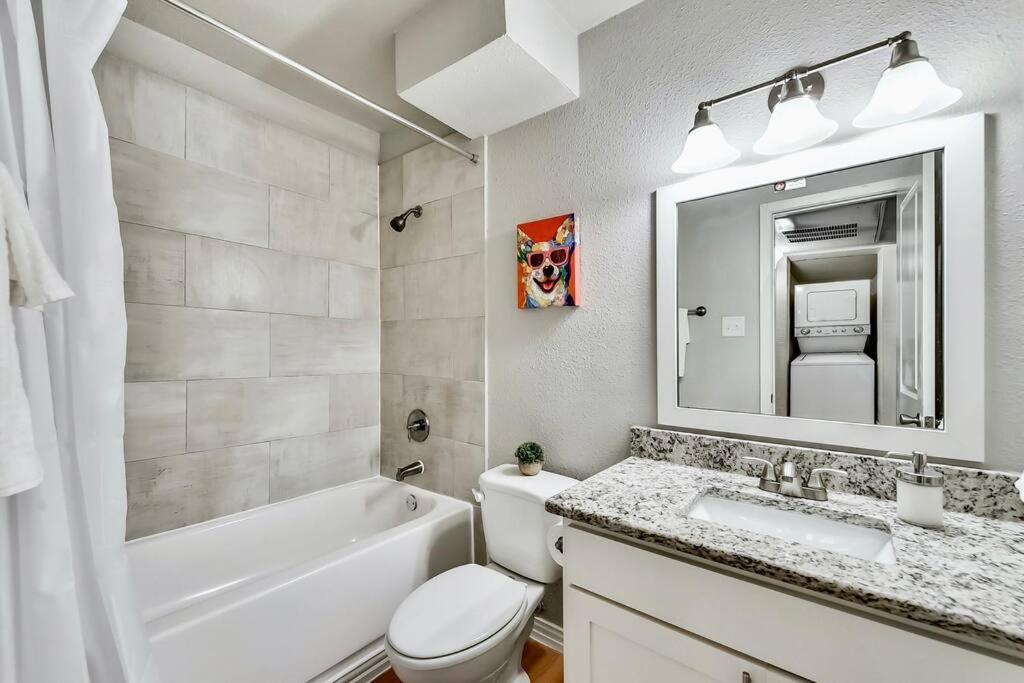 Dallas Boutique Flat + Arboretum Tickets Included 외부 사진