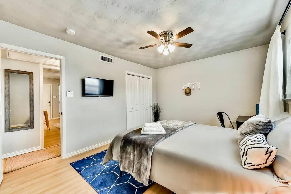 Dallas Boutique Flat + Arboretum Tickets Included 외부 사진